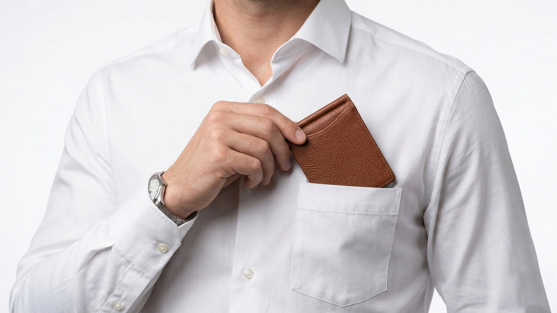 スマートな会計(胸ポケットから取り出す)