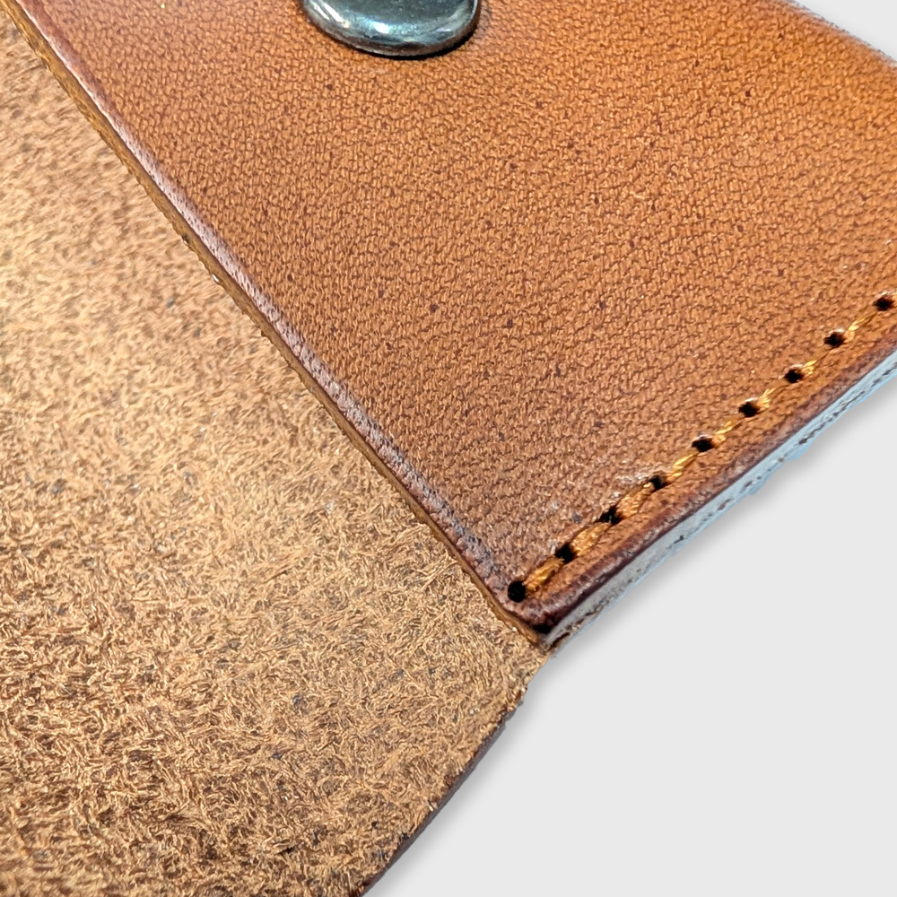 熟練職人の技、美しいコバとステッチ