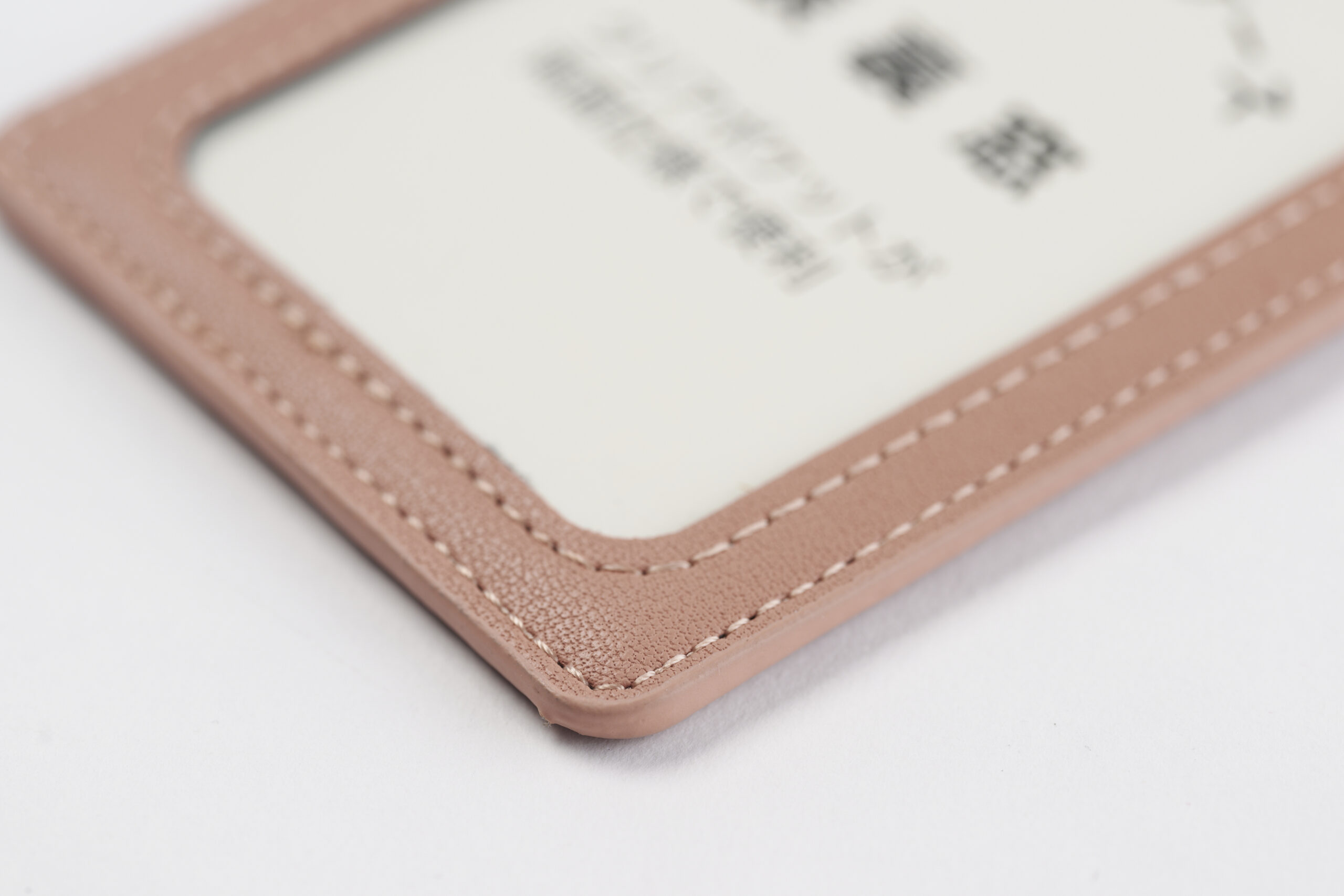 かさばらない厚さ3mmの極薄設計